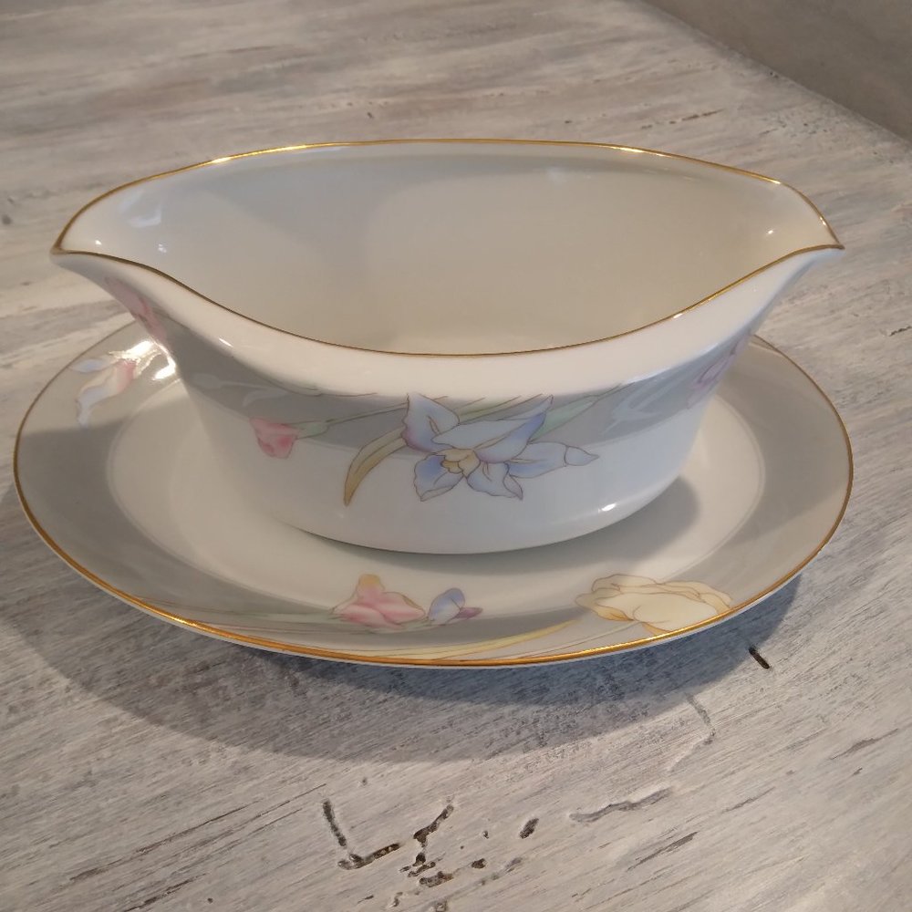 MIKASA CHARISMA GRAY GRAVY BOAT AND SAUCER